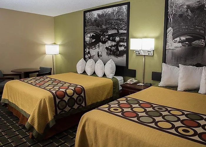 Econo North 3*