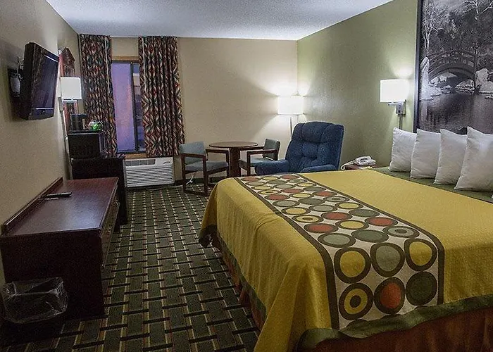 Econo North 3* Canton