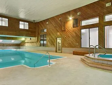 Econo North Hotel