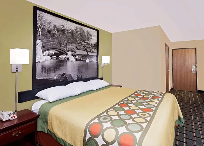 Hotel Econo North 3*