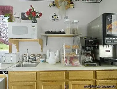 Hotel Econo North 3*