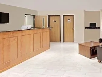 Econo North Hotel